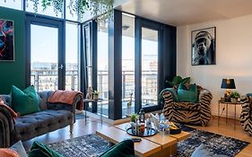 Albert Clock Penthouse - Private Parking & Balcony